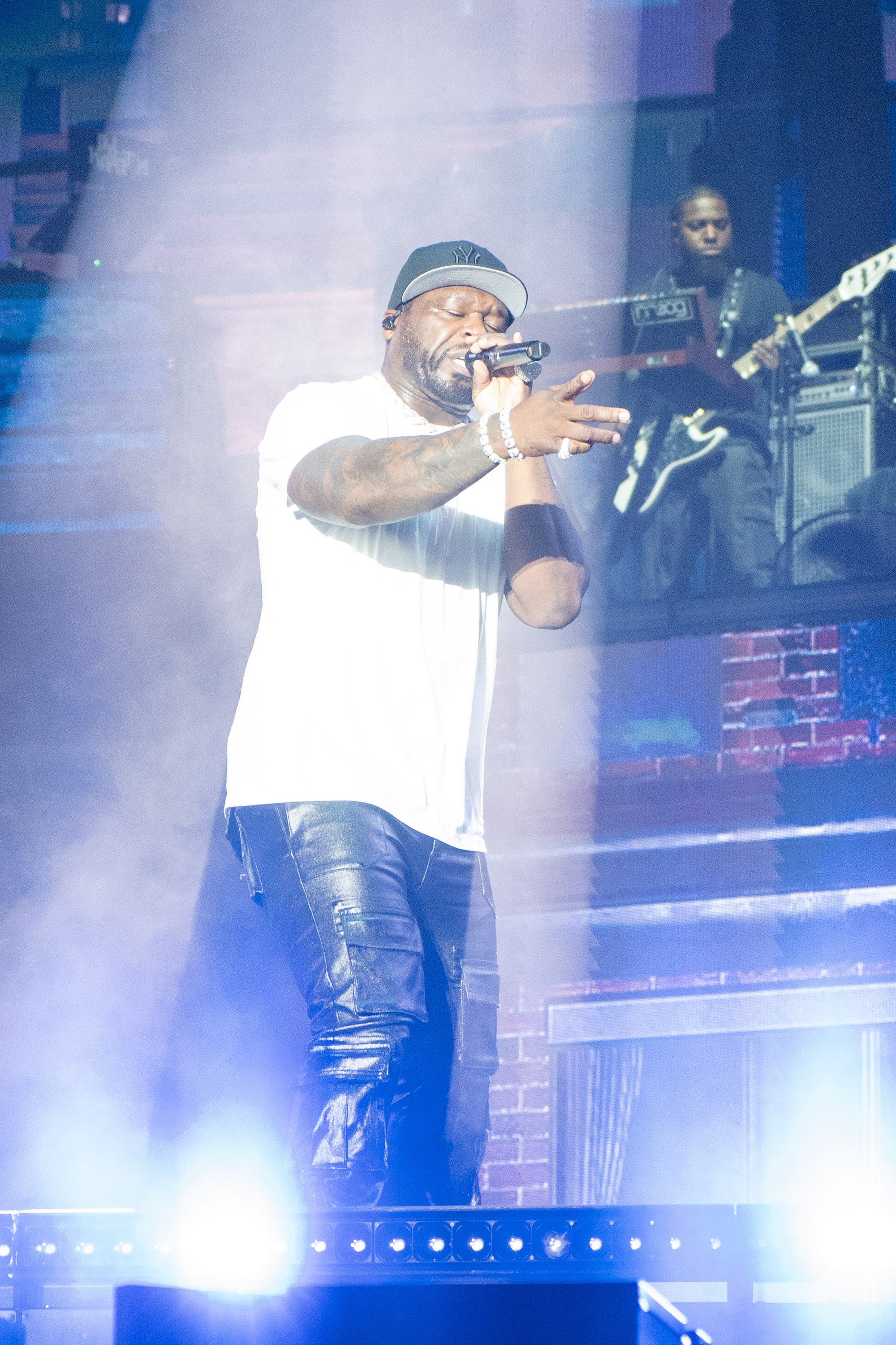 Americký raper 50 Cent počas prvého dňa 3. ročníka Lovestream festivalu na starom letisku vo Vajnoroch v piatok 16. augusta 2024.
