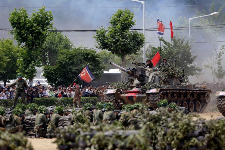 Koreańska wojna 1950-1953. Inscenizacja bitwy pod Chuncheon