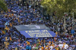 Hiszpania: W Barcelonie wielka manifestacja przeciwko terroryzmowi