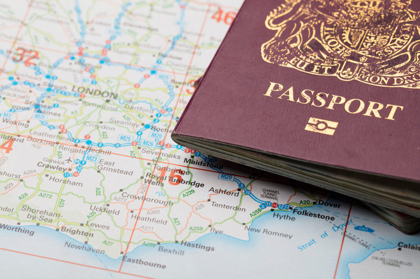 Od 1 października podróż do Zjednoczonego Królestwa będzie możliwa tylko z ważnym paszportem.