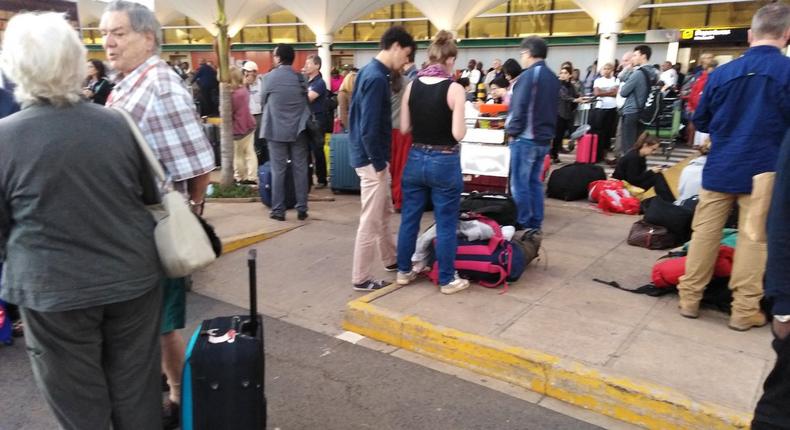 Passengers stranded at the JKIA on March 6, 2019. Reported go-slow of KAA workers (Twitter)