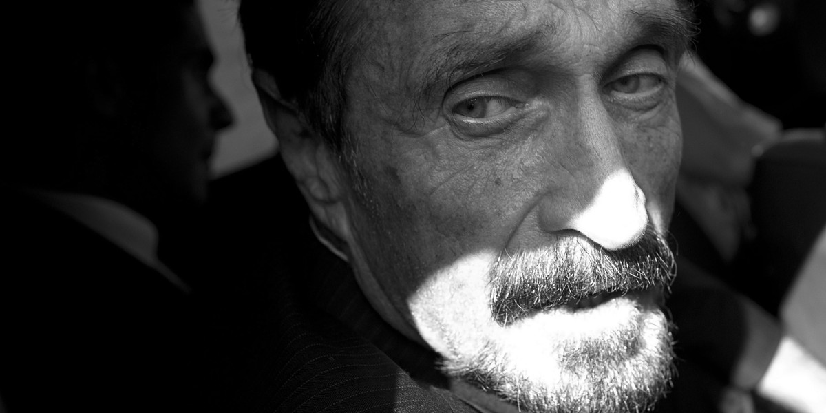 John McAfee nie żyje. Miał 75 lat. Został znaleziony martwy w środę 23 czerwca w celi w Barcelonie