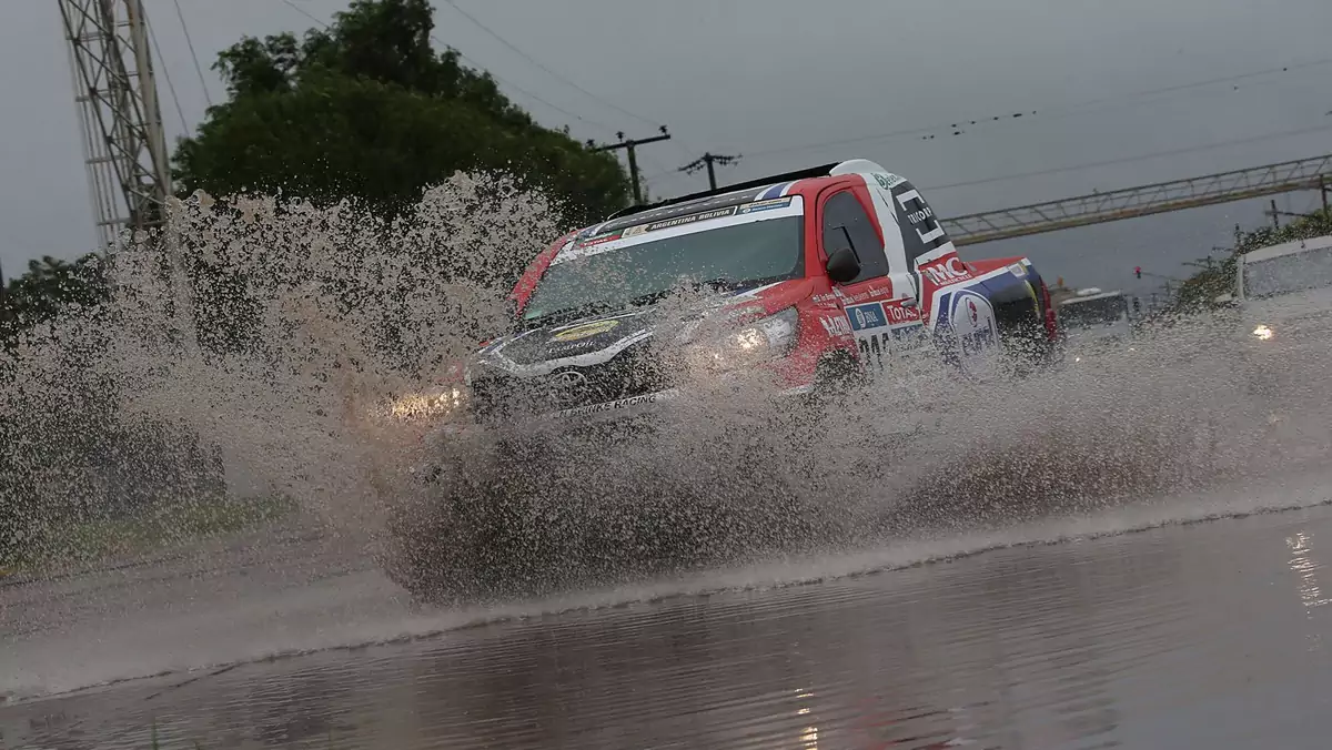 Fatalna pogoda uniemożliwiła rozegranie pierwszego etapu Rajdu Dakar 2016