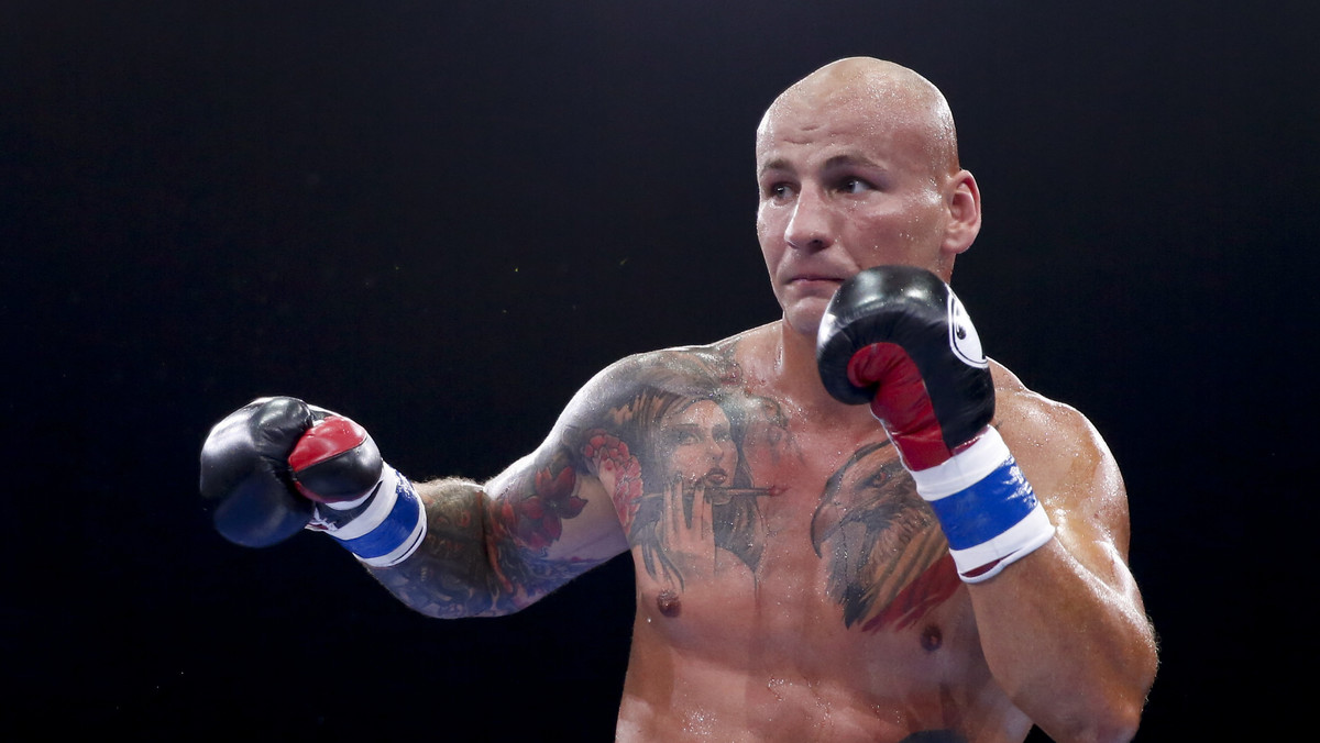 Już 14 sierpnia na gali w Newark kolejną walkę stoczy Artur Szpilka (19-1, 14 KO). Rywalem boksującego w wadze ciężkiej Polaka będzie Yasmany Consuegra (17-1, 14 KO). "Szpila" zdaje sobie sprawę, że mocno bijący Kubańczyk zawiesi mu porzeczkę dużo wyżej niż Ty Cobb i Manuel Quezada, jednak jak zapewnia, nie czuje przed zbliżającym się starciem dużego napięcia.