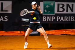 Depresja na korcie. Porażki i presja Igi Świątek [FELIETON]