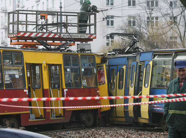 Tramwaje rozbite, Warszawa się odblokowuje