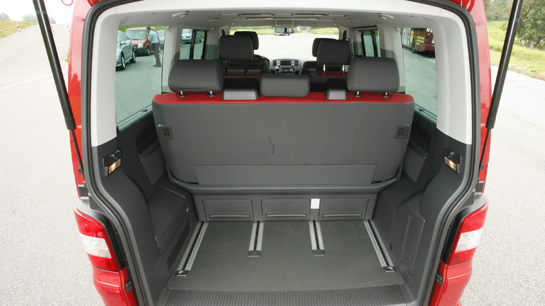 Volkswagen Multivan T5 (2003-15); 2008 r. – 45 500 zł