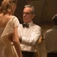 Daniel Day-Lewis i Vicky Krieps w filmie Nić widmo