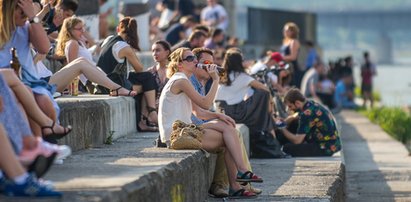 W tych miastach będą pić alkohol pod gołym niebem