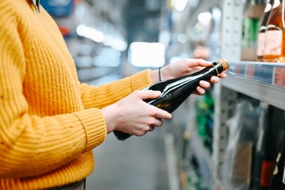 Gdzie w Europie można kupić alkohol na stacjach benzynowych? Są kraje gdzie jest to surowo zabronione