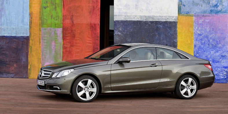 Genewa 2009: Mercedes-Benz E-Klasa Coupe - dane techniczne i zdjęcia