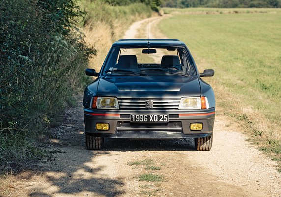 Peugeot 205 Turbo - to nie jest zwykły mały samochód