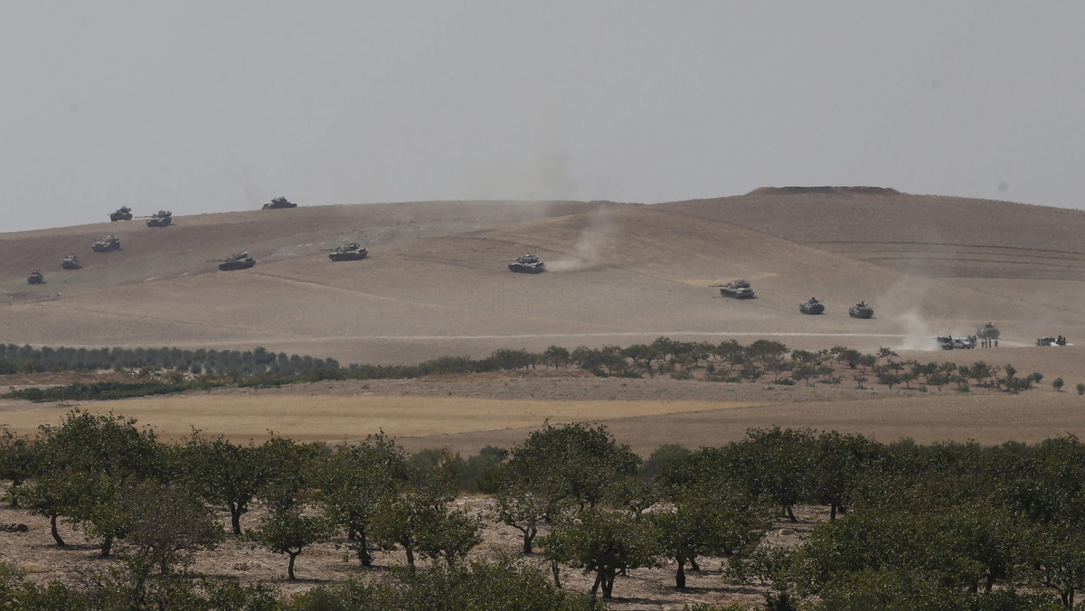 Turecka armia wkracza do Syrii