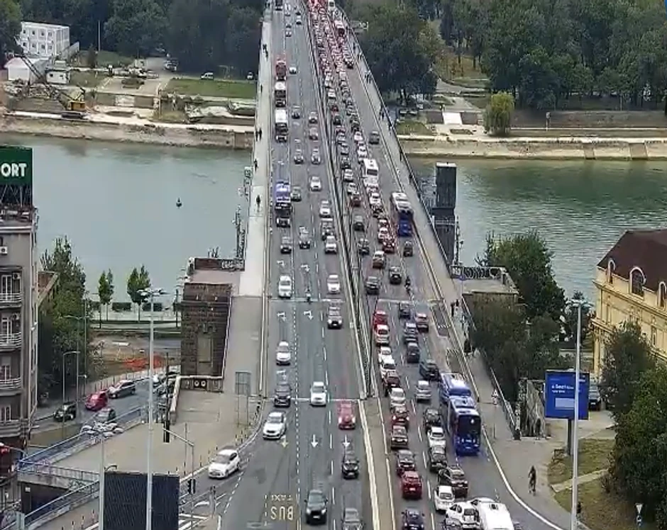 Brankov most, gužva