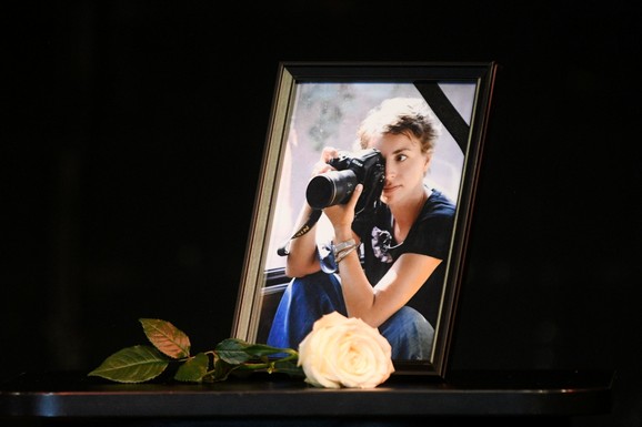 Poslednji pozdrav fotoreporterki Vesni Lalić: Kolege i prijatelji se oprostili od nje
