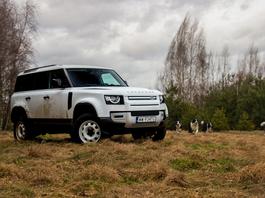 Land Rover Defender Hard Top to doskonały samochód dla profesjonalistów, gdyby nie jedna rzecz