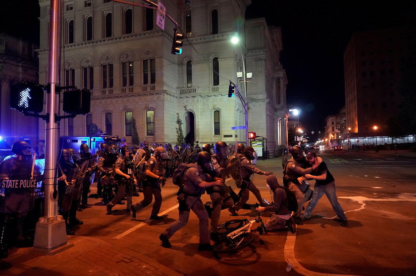 Policja i Gwardia Narodowa otworzyły ogień. Kolejna ofiara starć w USA