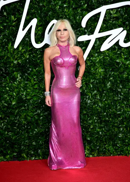 Donatella Versace w kontrowersyjnej sukni / Ian West / Press Association / East News