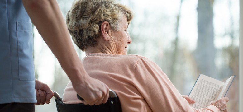 2150 zł dla seniorów 75+. Nowe wsparcie już wkrótce wejdzie w życie