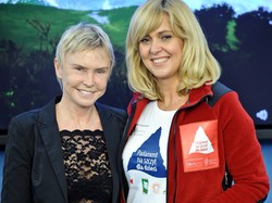 Ależ ona się trzyma! Ewa Wachowicz ozdobą wyprawy na Kilimandżaro