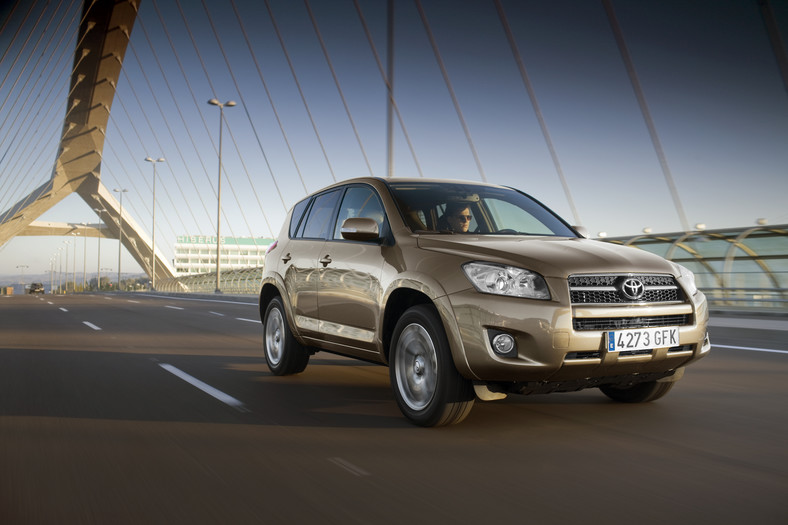 Toyota RAV-4 III 2.0 D-4D