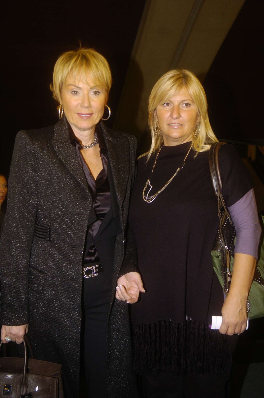 Lepa Brena sa prijateljicom