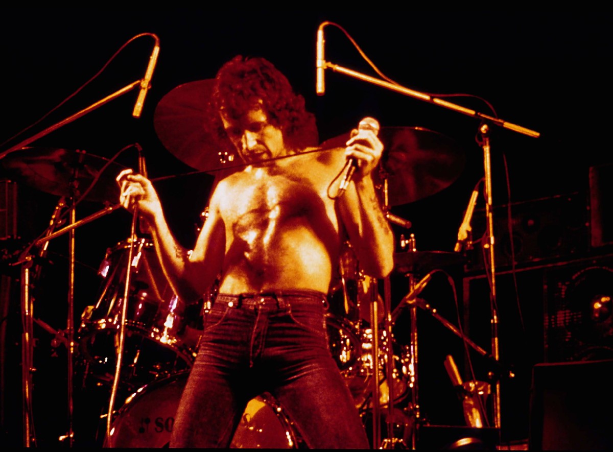 Wokalista AC/DC Bon Scott będzie miał swój pomnik. Fani zebrali pieniądze