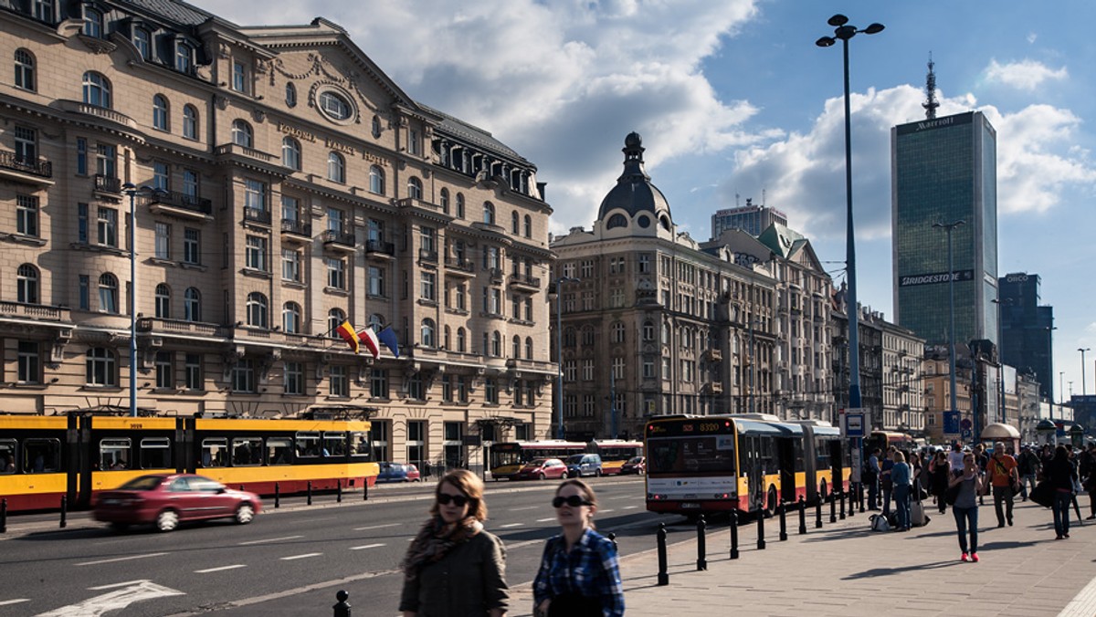 Dobre wieści dla kierowców. Generalna Dyrekcja Dróg Krajowych i Autostrad otworzyła właśnie trzy budowane fragmenty dróg, dzięki czemu łatwiej wjechać i wyjechać z Warszawy w kierunku południowym i zachodnim. Podpowiadamy, z których odcinków kierowcy mogą już korzystać.