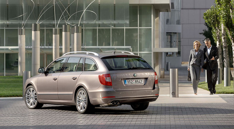 IAA Frankfurt 2009: Škoda Superb Combi za 94 tys. zł (ceny wszystkich wersji)