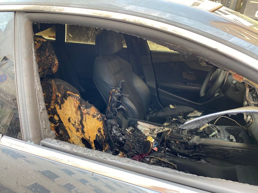 Zapaljen automobil Tijane Ajfon