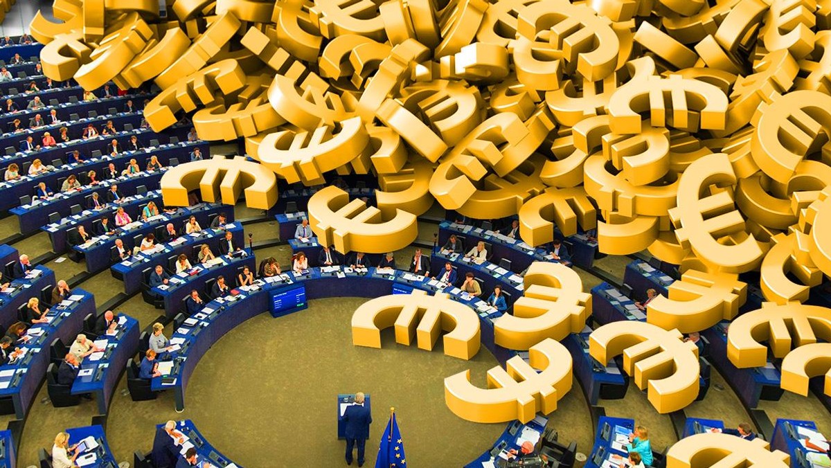 parlament europejski europosłowie biura przekręt afera