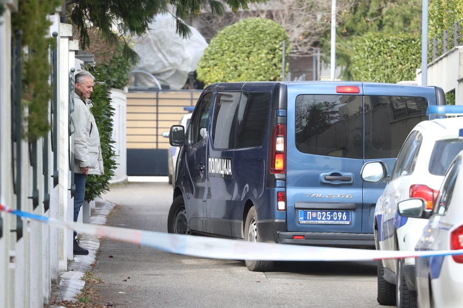 Kuća Zdravka Čolića bačena bomba