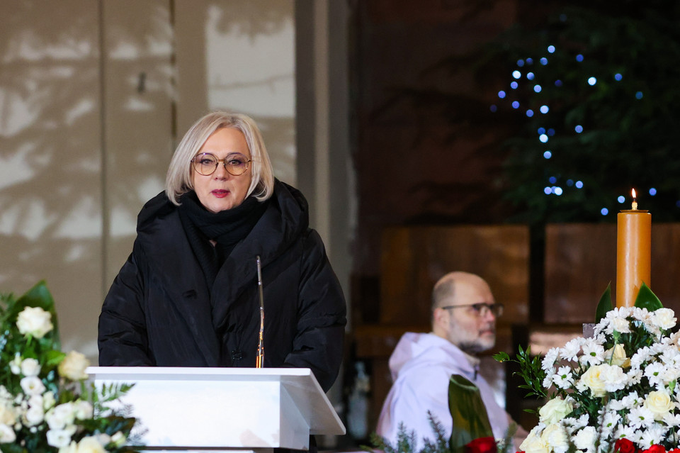 Dorota Niedziela przemawiała podczas pogrzebu Iwony Śledzińskiej-Katarasińskiej