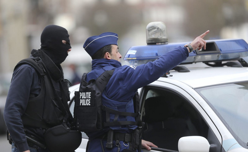 Akcja policji przeciwko terrorystom w Brukseli. Nie żyje jeden podejrzany
