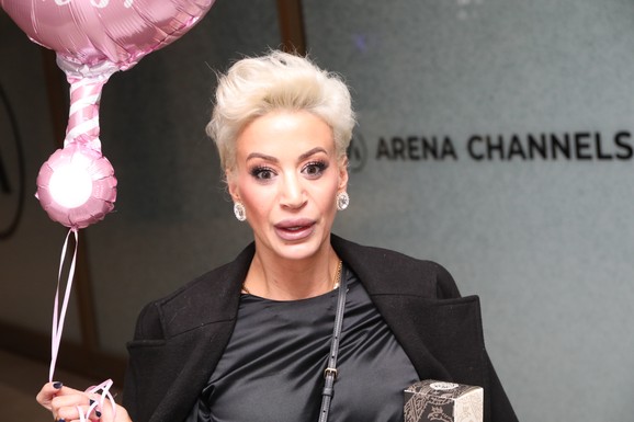 "MOJ NOS JE POSTAO SELEBRITI ZA SEBE" Dušica Jakovljević otvorila dušu: "Boli me!", spomenula i SVOJU DECU