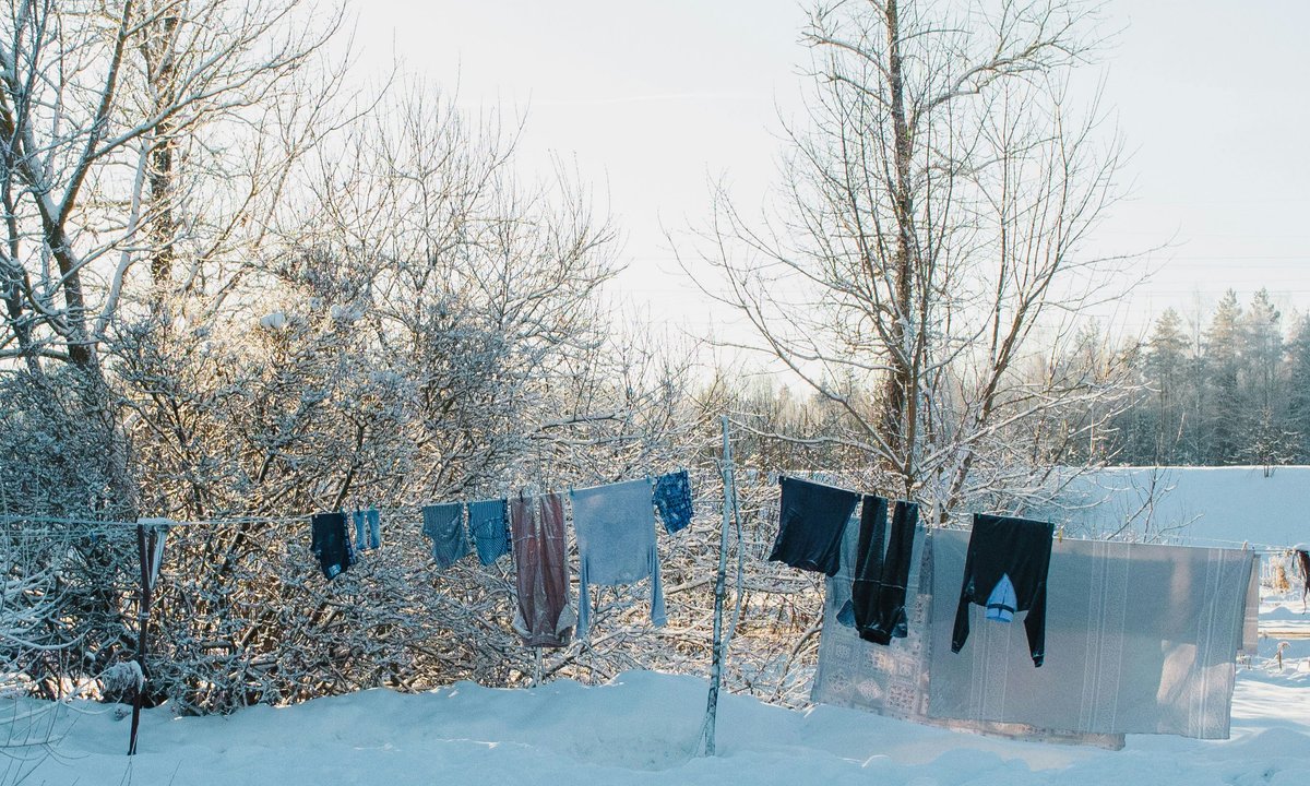 Chcesz wysuszyć zimą pranie na zewnątrz? Musisz spełnić ten jeden warunek