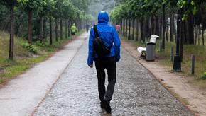 Trocken bei jedem Wetter: Die beliebtesten Regenjacken für Herren im Vergleich