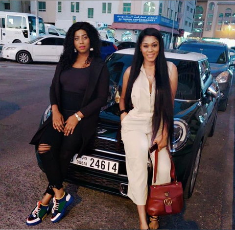 Actress, Amarachi Igwe (left) has accused married actress, Kemi Afolabi Adesipe of fighting her friend, Gloria Johnson (right) over an actor, Dauda Sulaimon aka Gida. [Instagram/amarachi_igwe1]