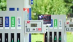 Ceny paliw na stacjach. Przed świętami tanieją benzyny, a drożeje autogaz
