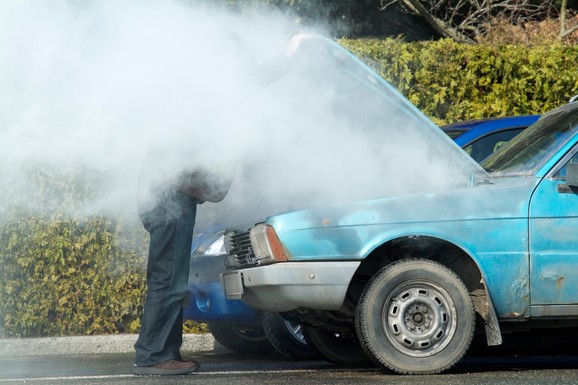 Motor će vam "prokuvati" za minut! Ove znakove mnogi ignorišu, a popravka posle košta kao polovan auto