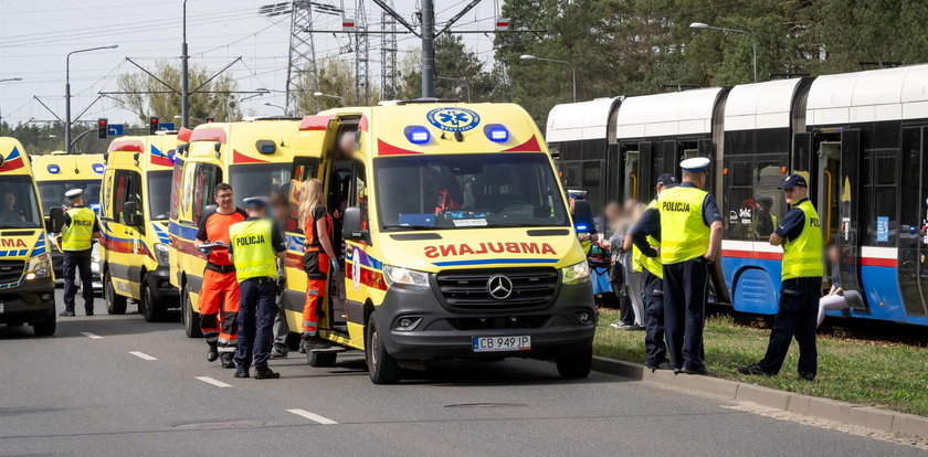 Groza w Bydgoszczy. Zderzyły się dwa tramwaje. Aż 16 osób poszkodowanych!