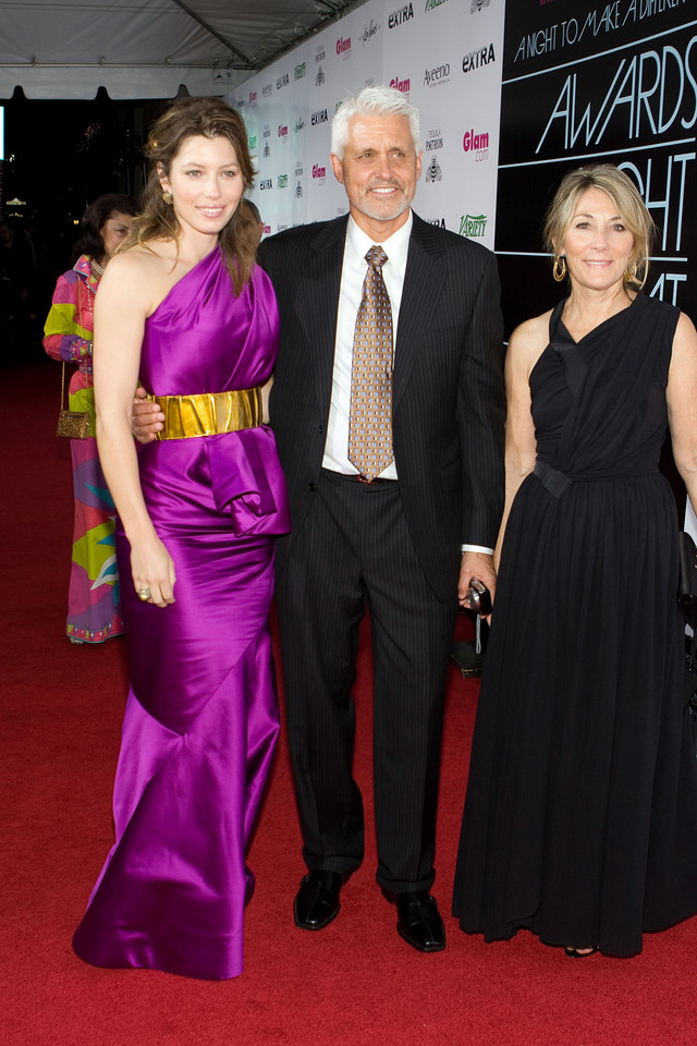 Jessica Biel z rodzicami (luty 2009 r.)