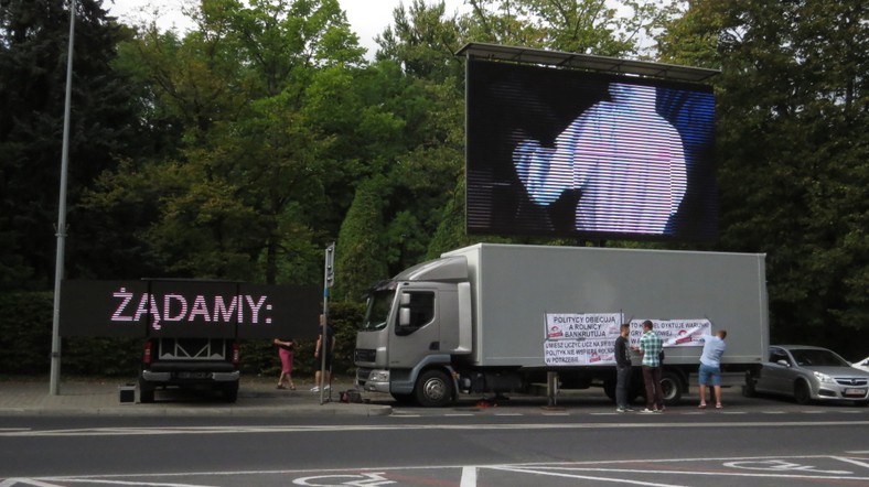 Protest rolników przed urzędem wojewódzkim w Białymstoku