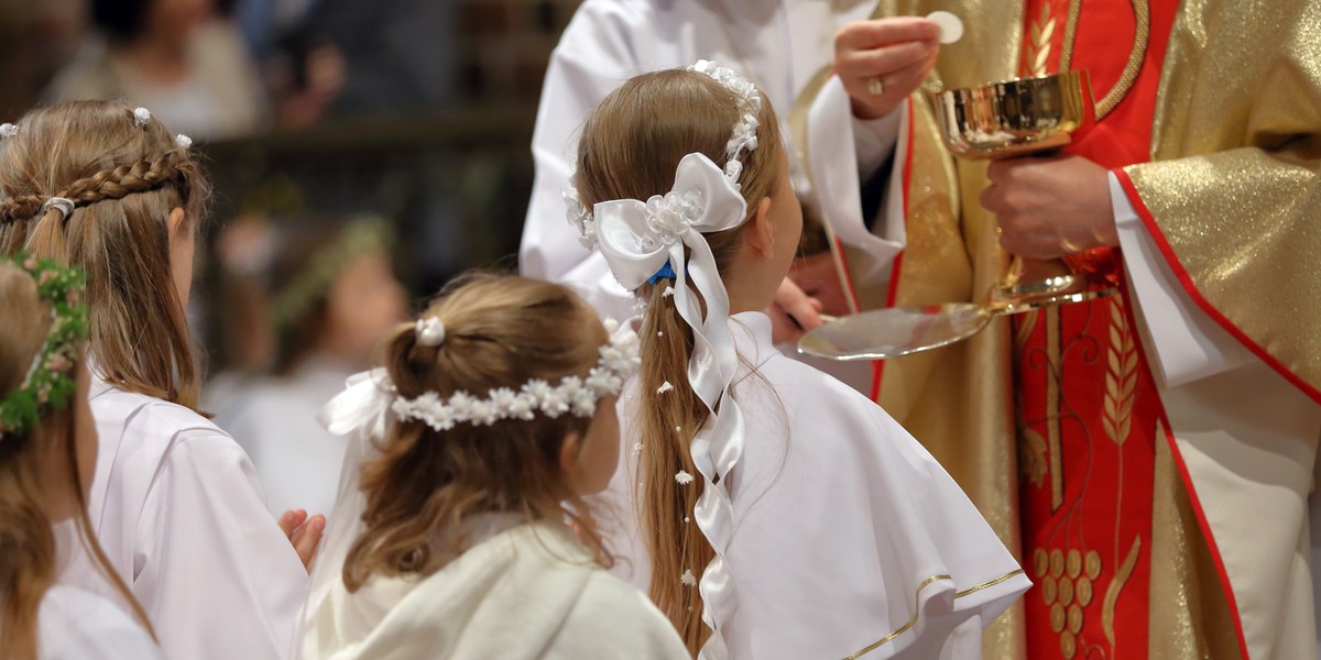 Koszty przyjęcia komunijnego zależą m.in. od miejsca, gdzie jest ono wyprawiane