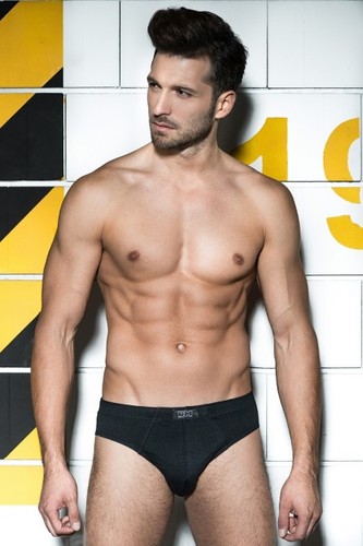 Rafał Maślak w bieliźnie RM Body Wear dla Rössli