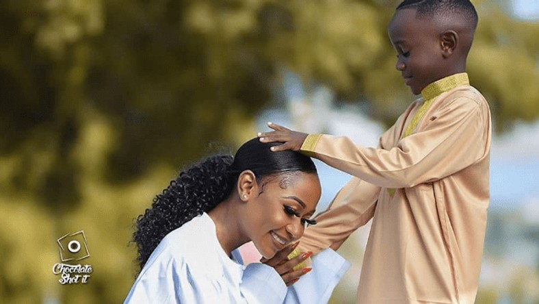 5 cute photos of Akuapem Poloo and son that are not borderline ...