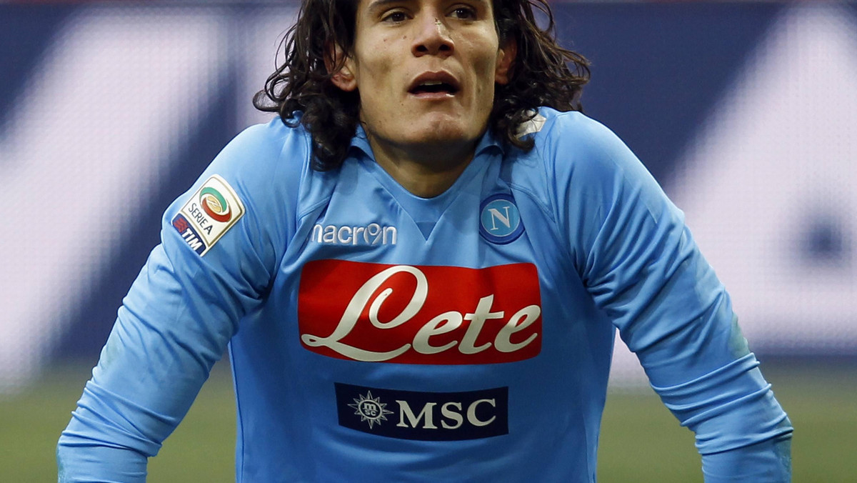 Juventus zaoferuje Edinsonowi Cavaniemu kontrakt w wysokości 4,5 mln euro rocznie, jeśli Napoli zdecyduje się sprzedać Urugwajczyka do Turynu. Włoskie media są zgodne, że transfer może dojść do skutku, gdyż Napoli zainteresowane jest kilkoma graczami Bianconerich.