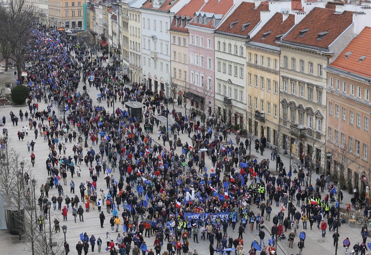 Zwolennicy członkostwa Polski w UE na trasie marszu