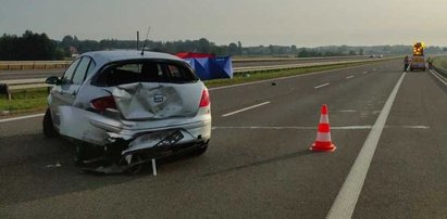 Koszmar na A4. 71-latka nie żyje,  wysiadła na chwilę z auta