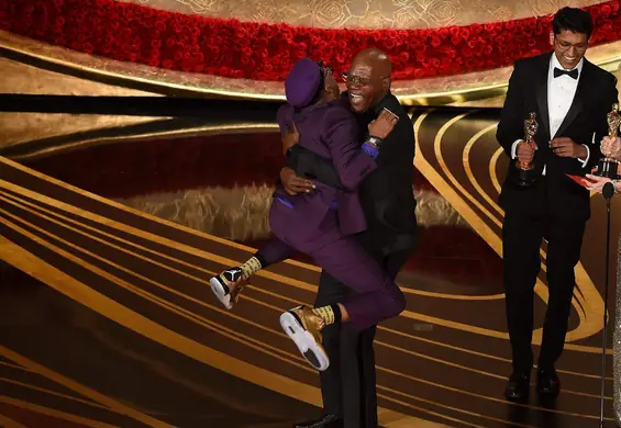 Złote sneakersy, pierścienie i historyczna statuetka. Spike Lee szefuje na Oscarach 2019